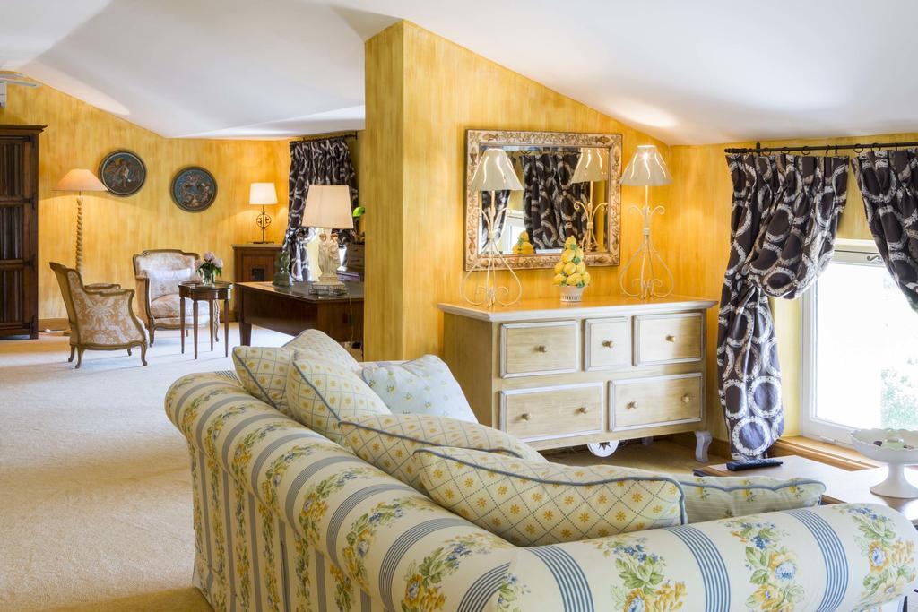 Chateau Talaud Bed & Breakfast Loriol-du-Comtat Ruang foto