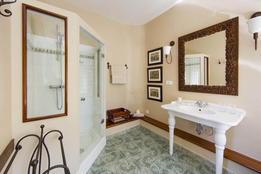 Chateau Talaud Bed & Breakfast Loriol-du-Comtat Ruang foto